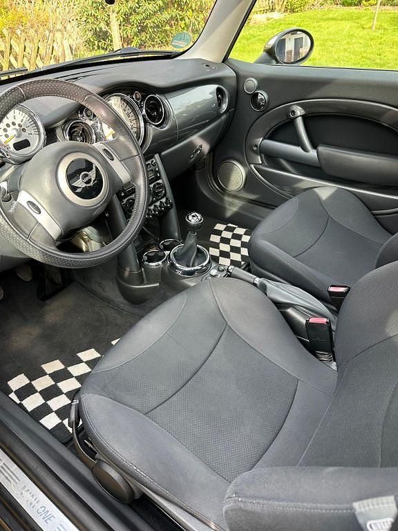 Second-hand Mini ONE 90 CP (66 kW) 2005 Negru Hatchback