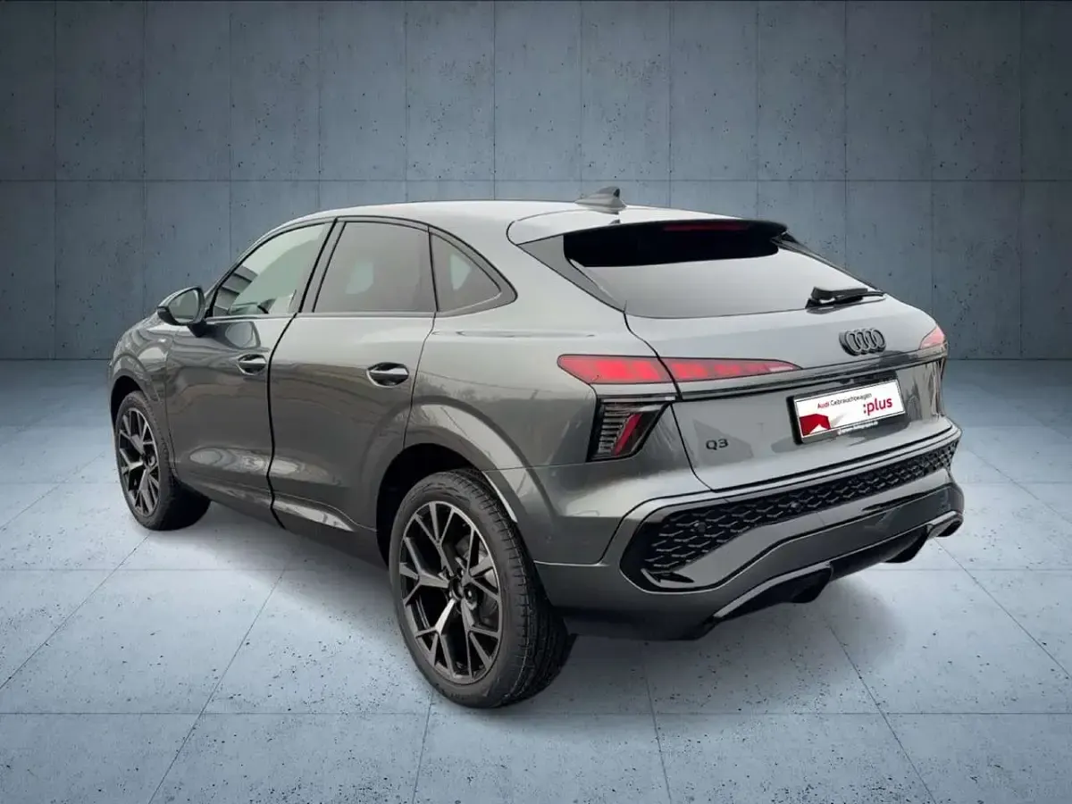 Gebraucht Audi Q3 Sportback Sport 150 PS (110 kW) 2025 Daytonagrau perleffekt SUV