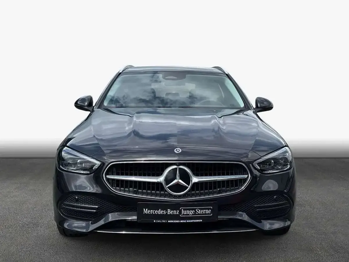 Gebraucht Mercedes C300 Avantgarde 204 PS (150 kW) 2025 Grau Kombi