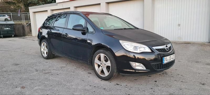 Gebraucht Opel Astra 110 PS (80 kW) 2011 Kombi
