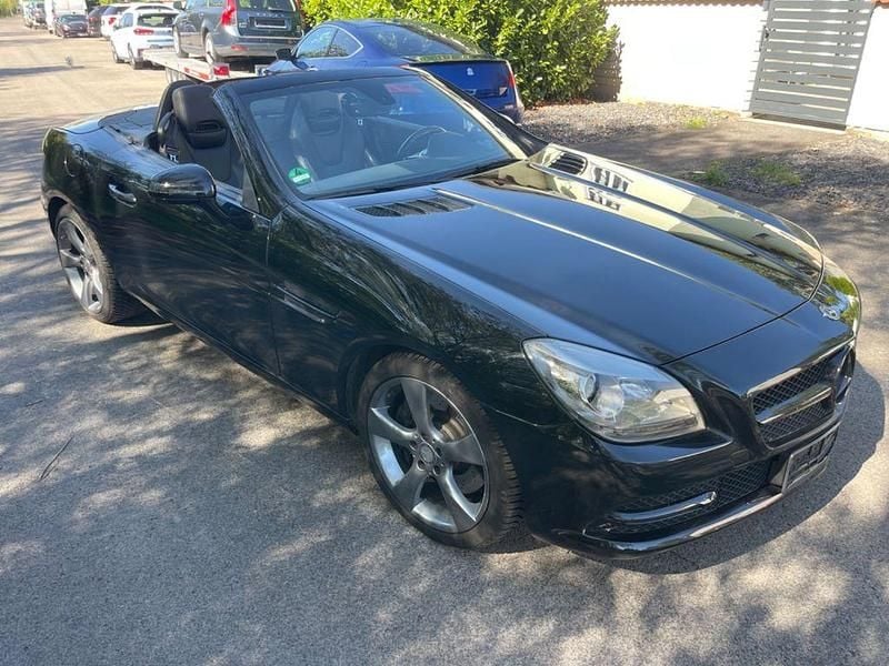 Gebraucht Mercedes SLK350 306 PS (225 kW) 2012 Schwarz Cabrio