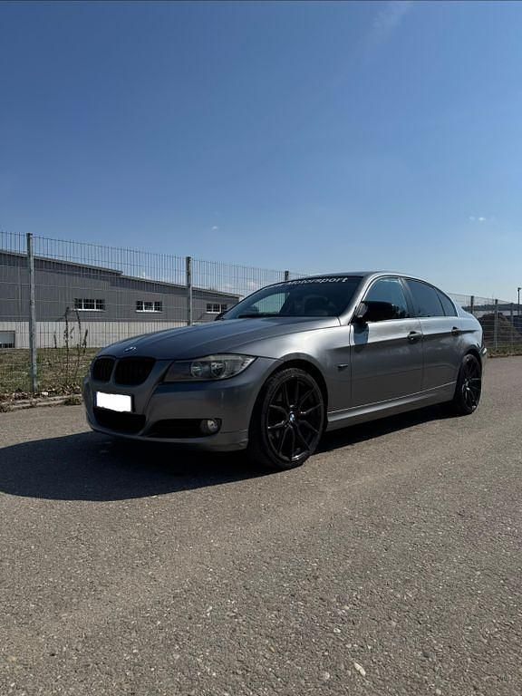 Gebraucht BMW 325 218 PS (160 kW) 2008 Grau Limousine