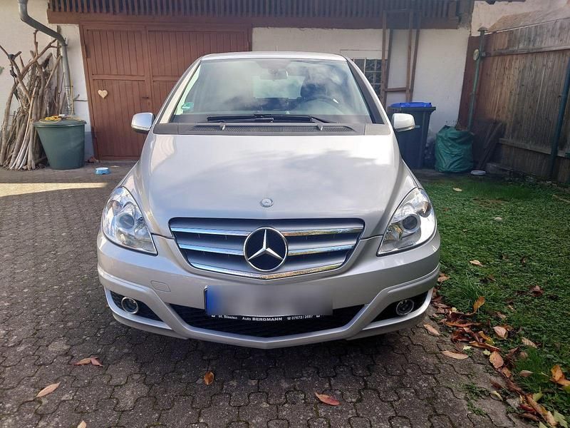 Silber Gebraucht 2008 Mercedes B170 Van / Kleinbus | 4.300 € (Guter Preis) - Bild 1/4