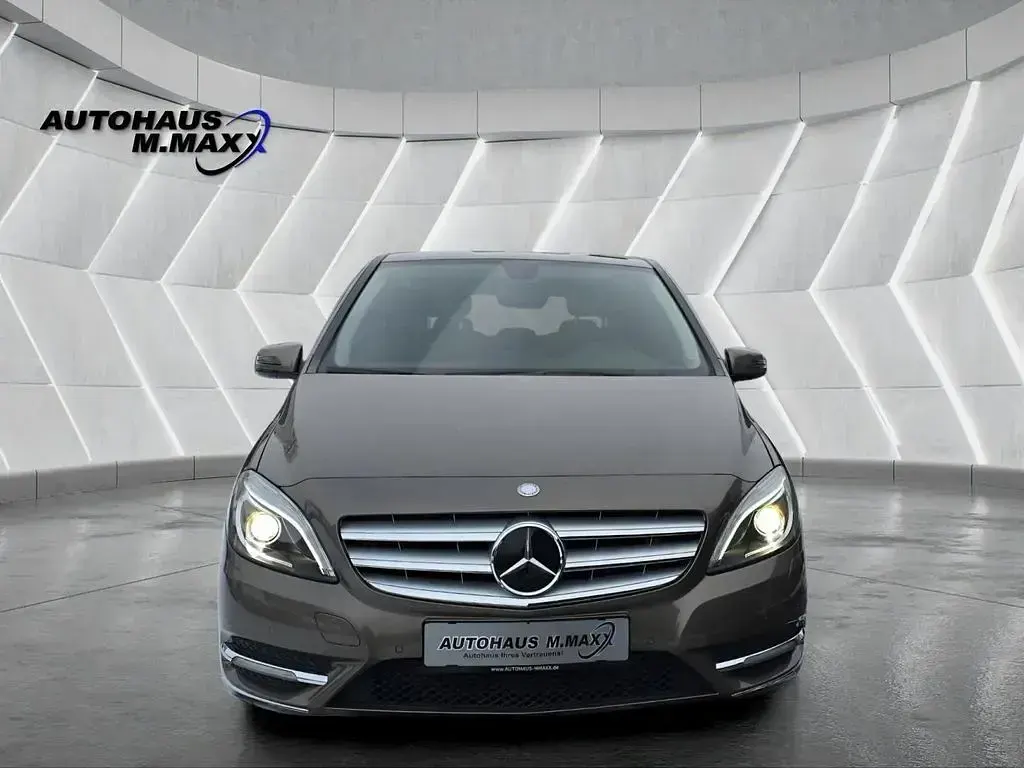 Gebraucht Mercedes B200 136 PS (100 kW) 2012 Grau Kleinwagen