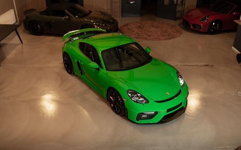 Grün Gebraucht 2023 Porsche Cayman GT4 Chrono Coupé | 126.400 € (Etwas zu teuer) - Bild 1/4
