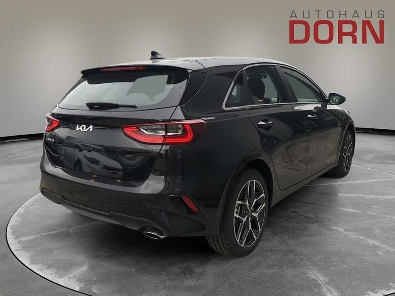 Neu Kia Ceed Style 140 PS (102 kW) 2026 Schwarz Kleinwagen