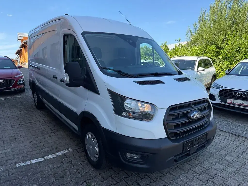 Gebraucht Ford Transit Trend 105 PS (77 kW) 2022 Weiß Van