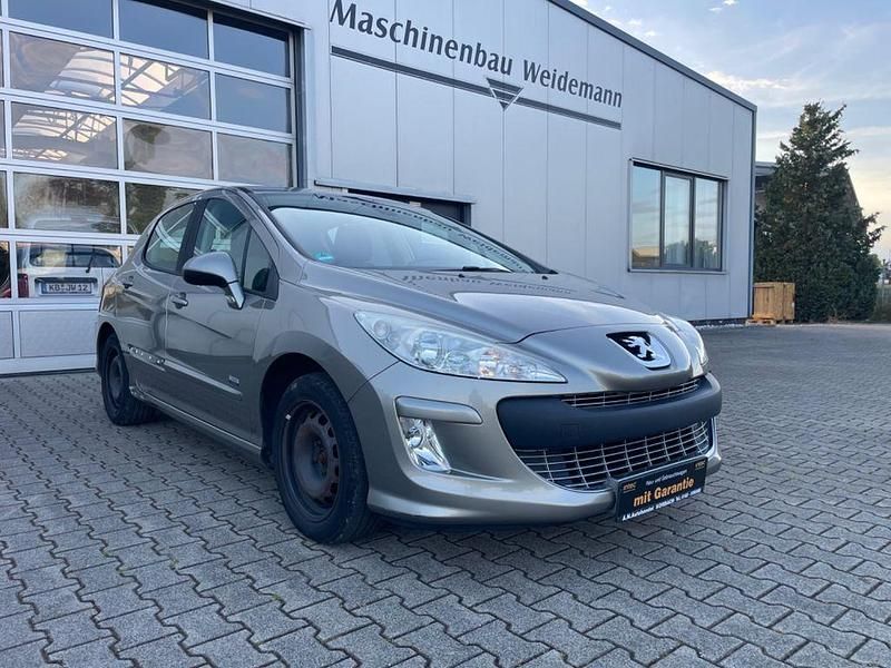 Gebraucht Peugeot 308 Access 120 PS (88 kW) 2012 Grau Limousine