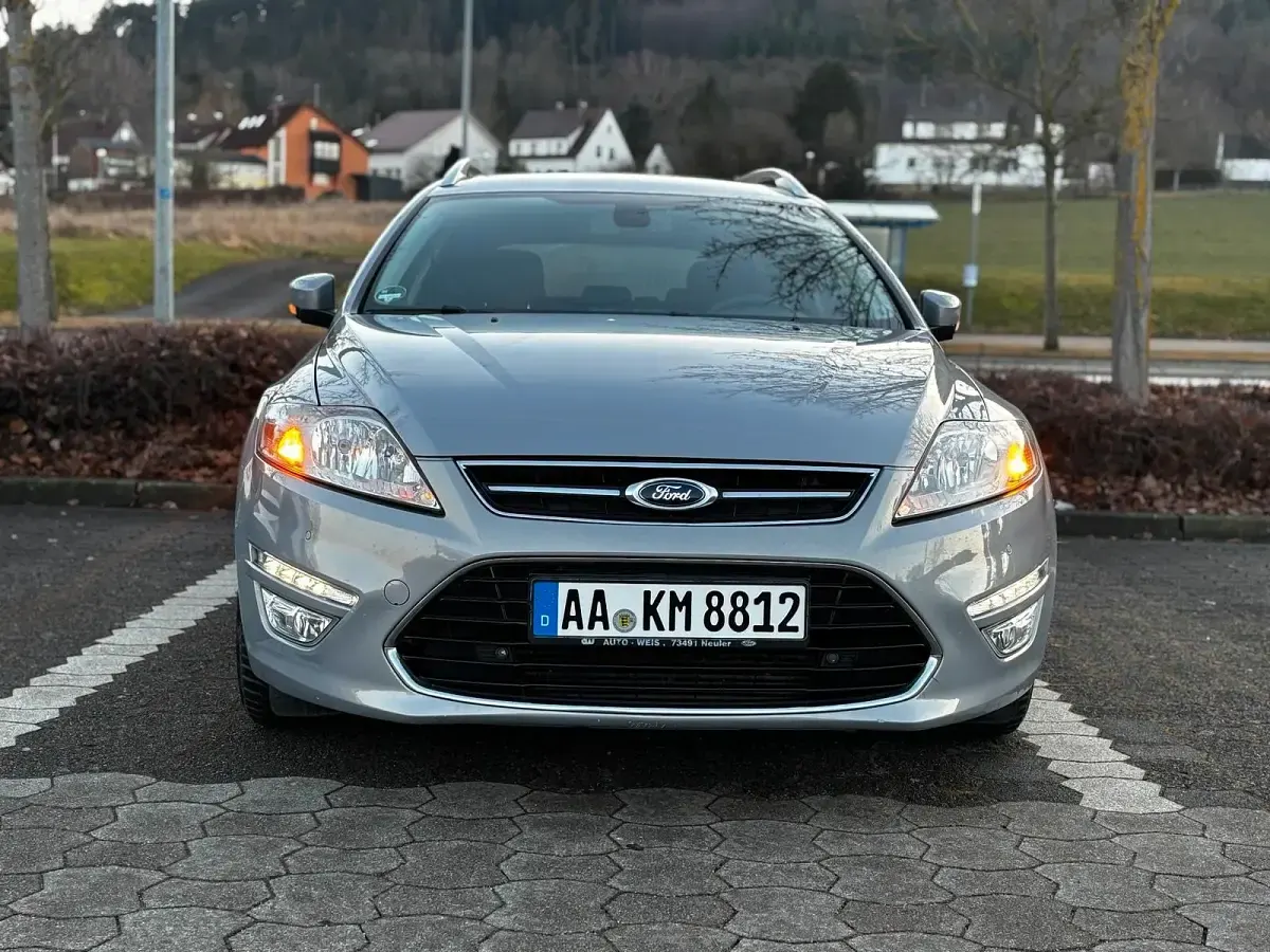 Gebraucht Ford Mondeo 200 PS (147 kW) 2011 Silber Kombi