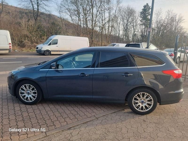 Gebraucht Ford Focus Titanium 150 PS (110 kW) 2011 Grau Kombi