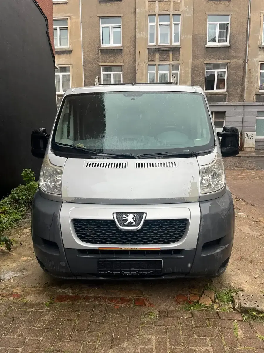 Gebraucht Peugeot Boxer 100 PS (73 kW) 2010 Silber Van