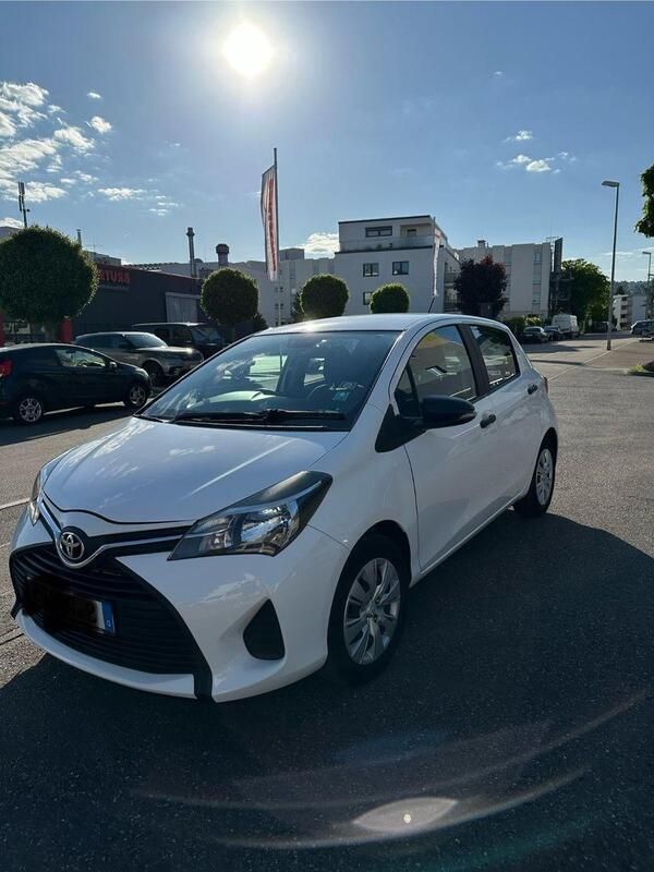 Weiß Gebraucht 2014 Toyota Yaris Kleinwagen | 7.999 € (Fairer Preis) - Bild 1/4