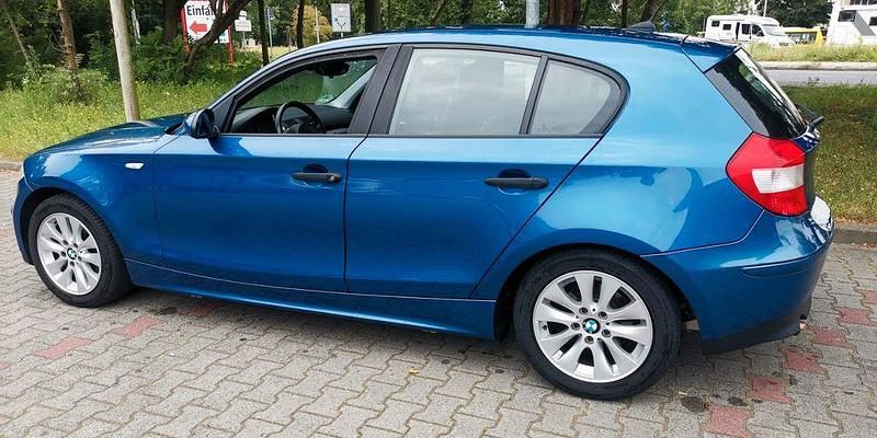 Blau Gebraucht 2008 BMW 116 Sport Line Kleinwagen | 3.499 € (Superpreis) - Bild 1/4