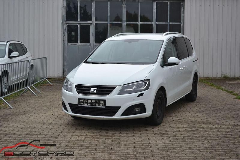 Weiß Gebraucht 2016 Seat Alhambra Style Van / Kleinbus | 9.950 € (Teuer) - Bild 1/4