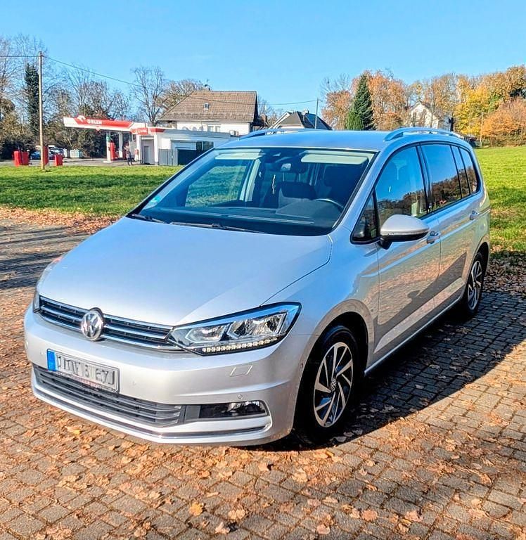Silber Gebraucht 2017 VW Touran Sound Van / Kleinbus | 17.300 € (Guter Preis) - Bild 1/4