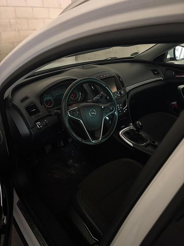 Gebraucht Opel Insignia 170 PS (125 kW) 2016 Weiß Kombi
