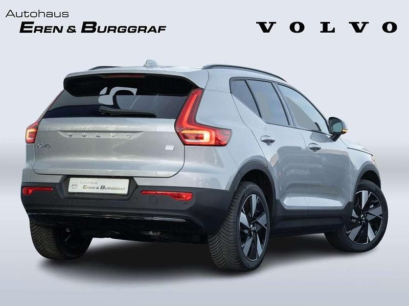 Gebraucht Volvo XC40 Core 185 kW (252 PS) 2025 Silver dawn / metallic SUV