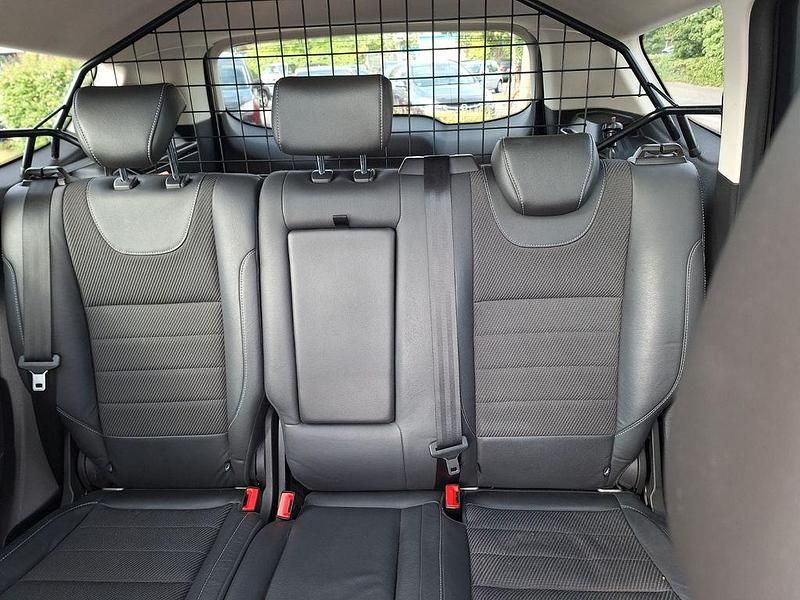 Schwarz Gebraucht 2016 Ford Kuga SYNC Edition SUV | 11.800 € (Fairer Preis) - Bild 1/4