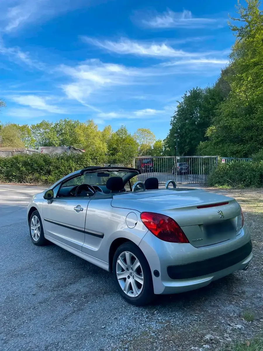 Gebraucht Peugeot 207 CC 120 PS (88 kW) 2008 Silber Cabrio