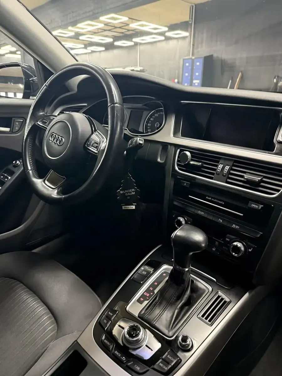 Gebraucht Audi A4 177 PS (130 kW) 2013 Schwarz Kombi