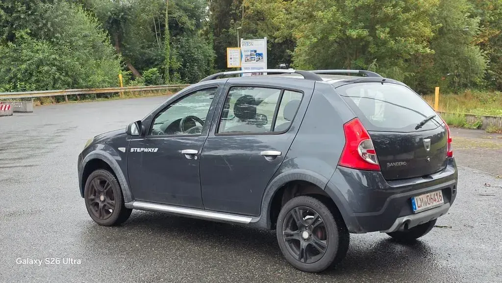 Gebraucht Dacia Sandero Stepway 84 PS (61 kW) 2012 Grau SUV