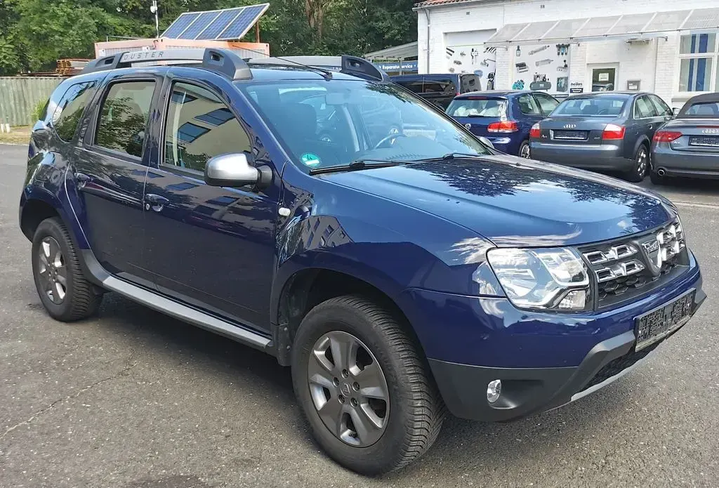 Gebraucht Dacia Duster Celebration 105 PS (77 kW) 2015 Blau SUV