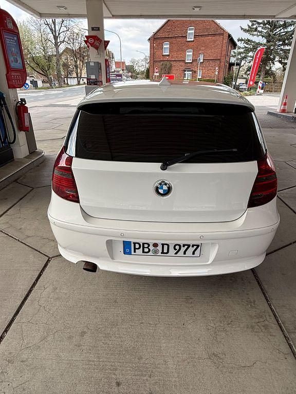 Gebraucht BMW 118 Performance 143 PS (105 kW) 2007 Weiß Kleinwagen