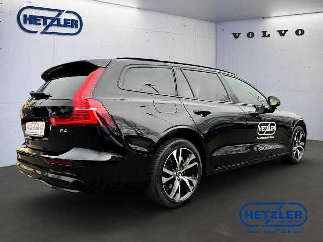 Gebraucht Volvo V60 145 PS (106 kW) 2023 Kombi