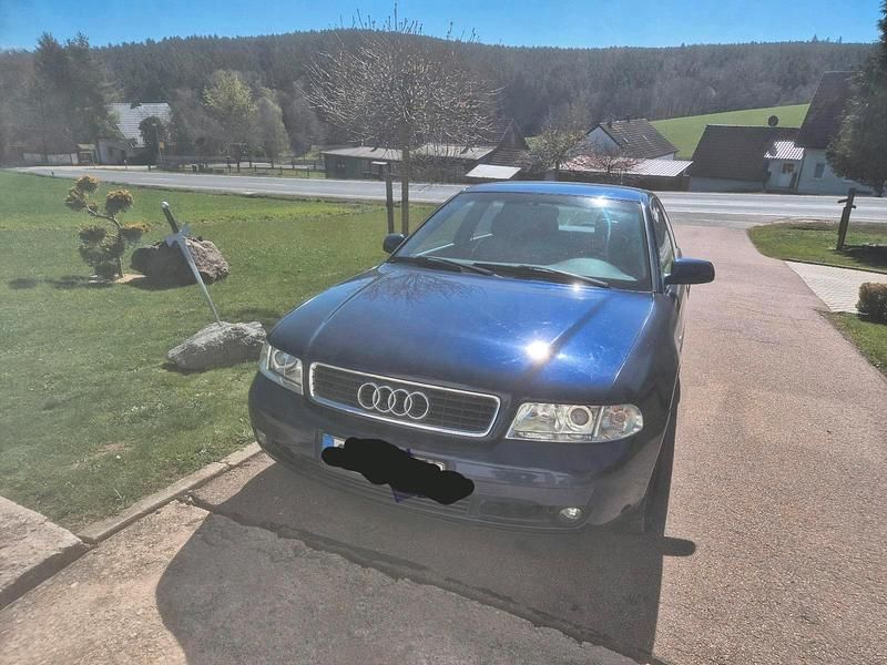 Gebraucht Audi A4 101 PS (74 kW) 1999 Limousine