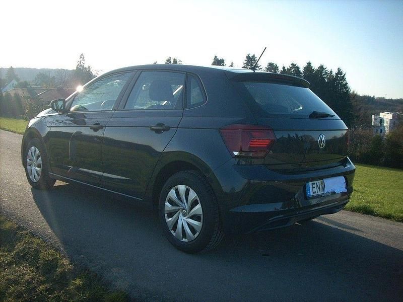 Gebraucht VW Polo 80 PS (58 kW) 2018 Grau Kleinwagen
