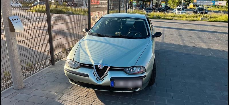 Grün Gebraucht 2000 Alfa Romeo 156 Limousine | 4.999 € (Etwas zu teuer) - Bild 1/4