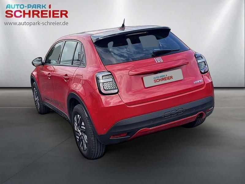 Neu Fiat 600 101 PS (74 kW) 2026 Rot SUV