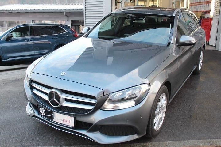 Selenitgrau metalliclack (metallic) Gebraucht 2018 Mercedes C220 Kombi | 15.390 € (Guter Preis) - Bild 1/4