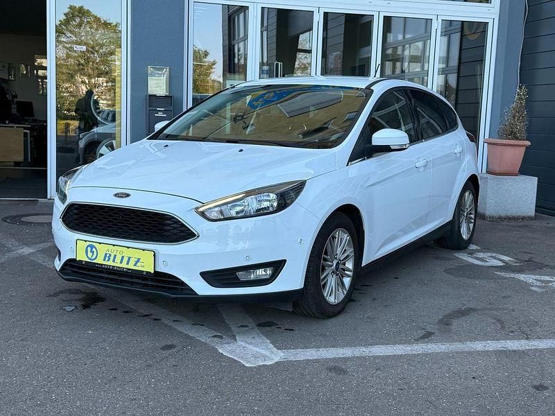 Gebraucht Ford Focus Cool & Connect 125 PS (91 kW) 2018 Weiß Limousine