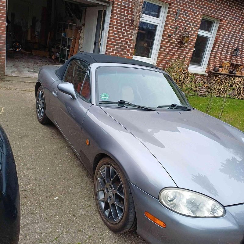Second-hand Mazda MX5 110 CP (80 kW) 2004 Argintiu Cabrio