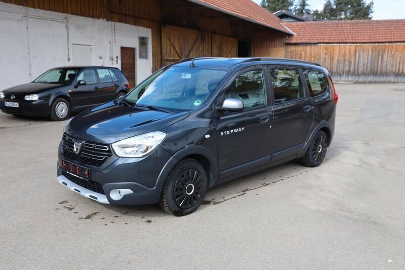 Grau Gebraucht 2021 Dacia Lodgy Stepway Van / Kleinbus | 11.999 € (Fairer Preis) - Bild 1/4