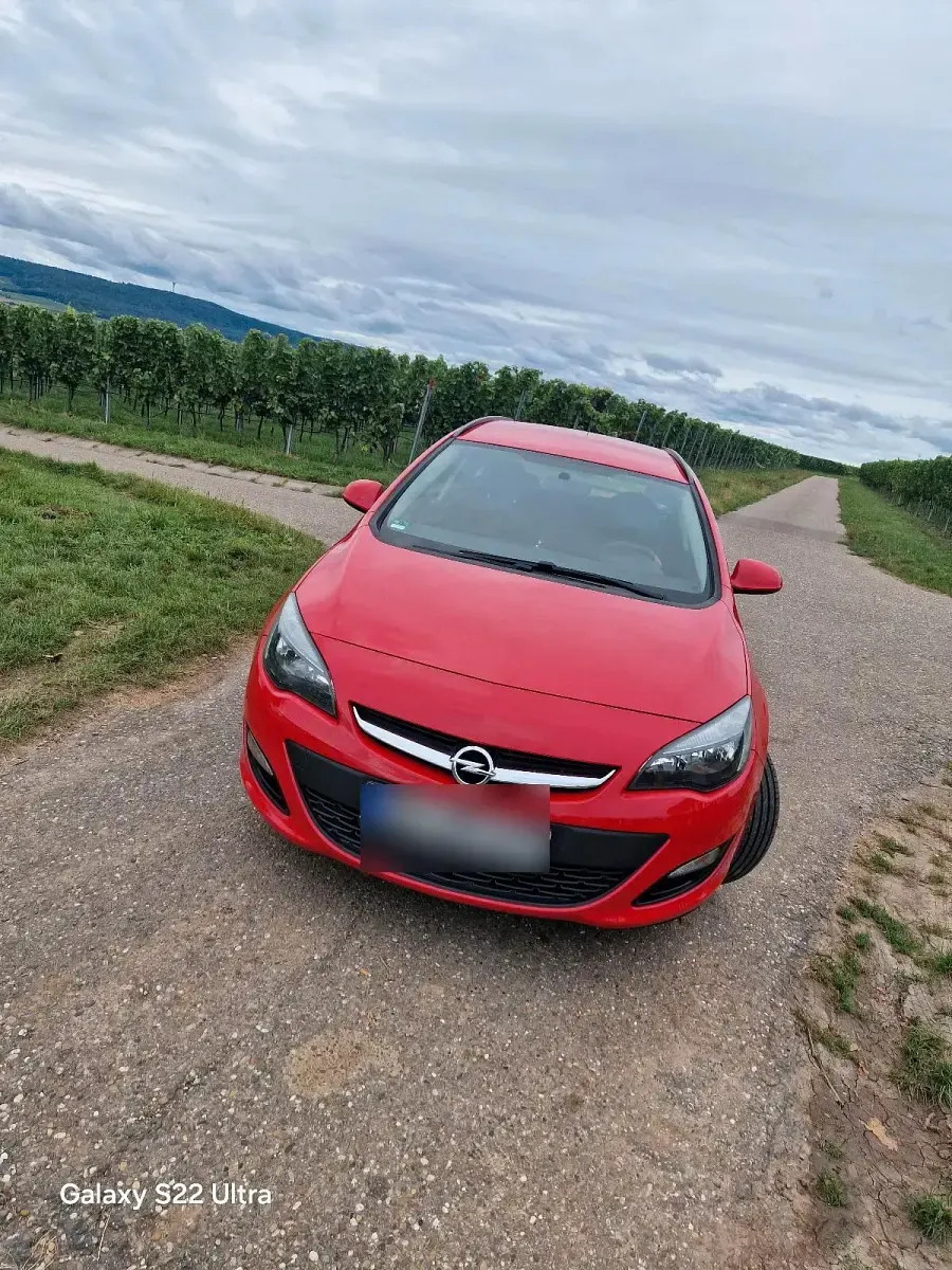 Usata Opel Astra 110 CV (80 kW) 2013 Rosso Station wagon