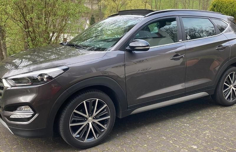 Braun Gebraucht 2018 Hyundai Tucson Premium SUV | 16.000 € (Superpreis) - Bild 1/4