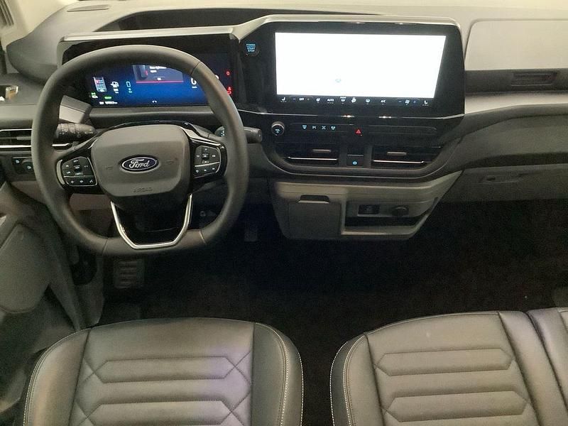 Gebraucht Ford Tourneo Titanium 232 PS (170 kW) 2025 Grau Van / Kleinbus