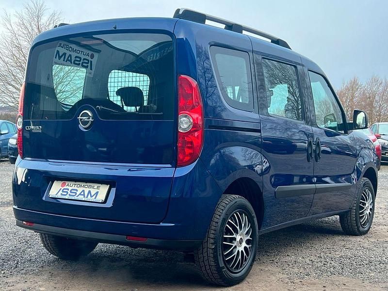 Gebraucht Opel Combo 120 PS (88 kW) 2017 Blau Van / Kleinbus