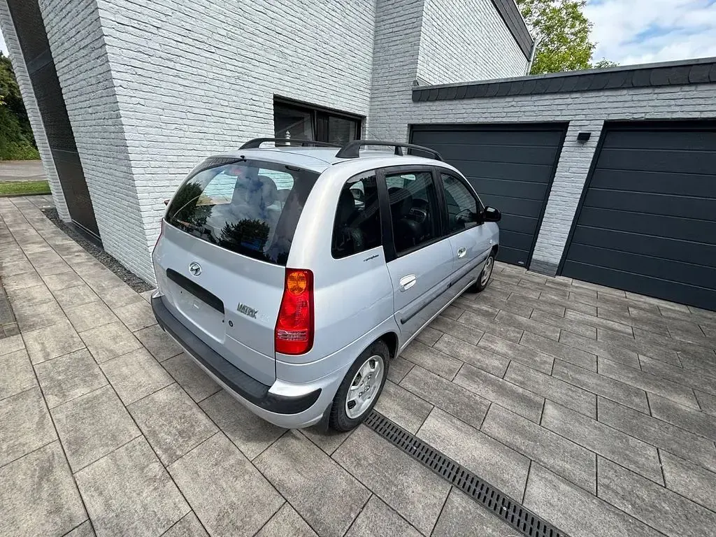 Gebraucht Hyundai Matrix GLS 103 PS (75 kW) 2002 Silber Van / Kleinbus