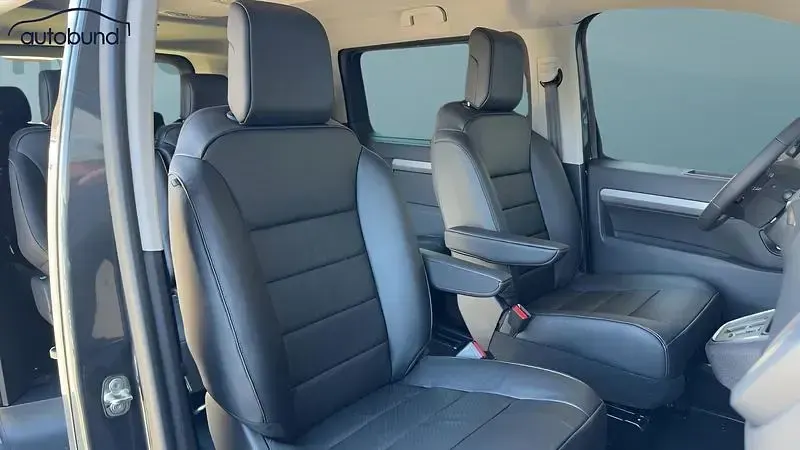 Gebraucht Citroën Spacetourer 177 PS (130 kW) 2026 Grau Van / Kleinbus