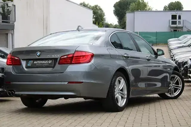 Gebraucht BMW 530 245 PS (180 kW) 2011 Grau Limousine