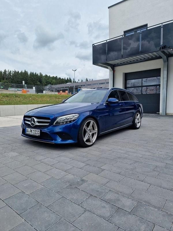 Blau Gebraucht 2020 Mercedes C300e Kombi | 18.999 € (Guter Preis) - Bild 1/4