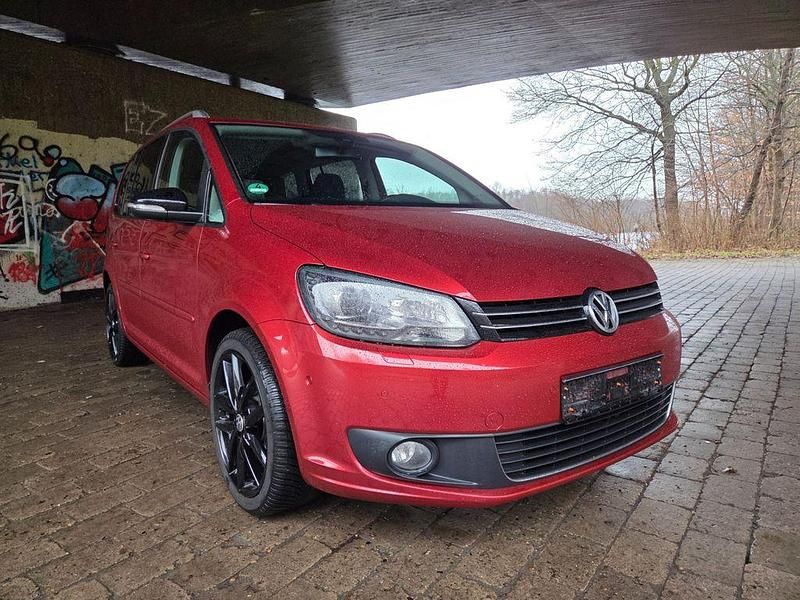 Gebraucht VW Touran Style 140 PS (102 kW) 2012 Rot Van / Kleinbus