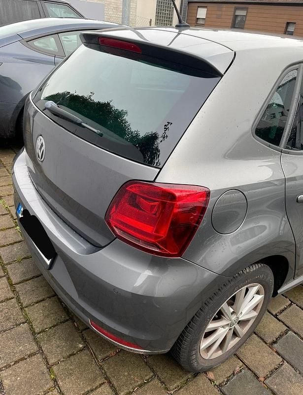 Gebraucht VW Polo LOUNGE 90 PS (66 kW) 2015 Grau Kleinwagen