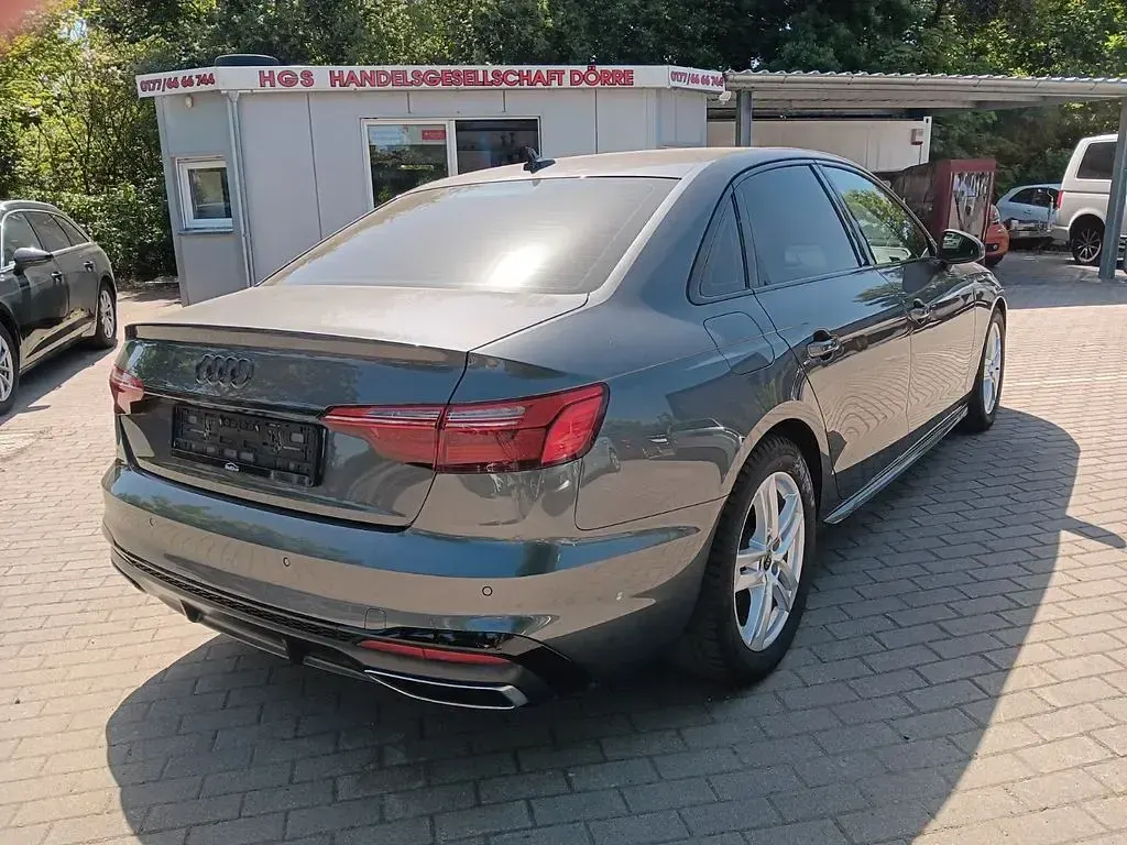 Gebraucht Audi A4 S-Line 204 PS (150 kW) 2023 Grau Limousine