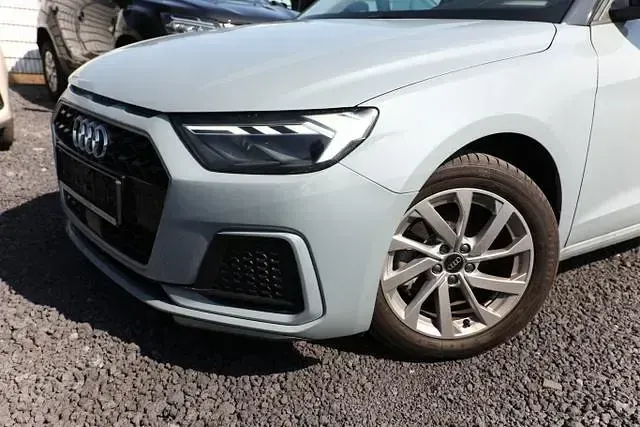 Gebraucht Audi A1 Sportback Advanced Plus 110 PS (80 kW) 2023 Pfeilgrau perleffekt pfeilgrau perleffekt Kleinwagen