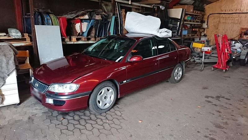 Gebraucht Opel Omega 211 PS (155 kW) 1999 Rot Limousine