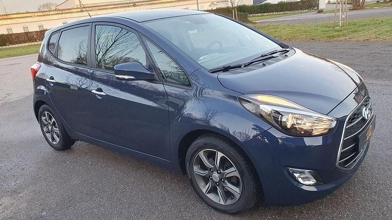 Blau Gebraucht 2017 Hyundai ix20 YES! Kleinwagen | 10.450 € (Fairer Preis) - Bild 1/4